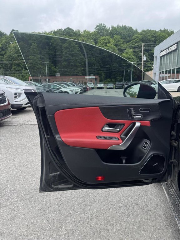 2020 Mercedes-Benz CLA AMG CLA 45 Intérieur Rouge Bas Kilométrage in Terrebonne, Quebec - 7 - w1024h768px