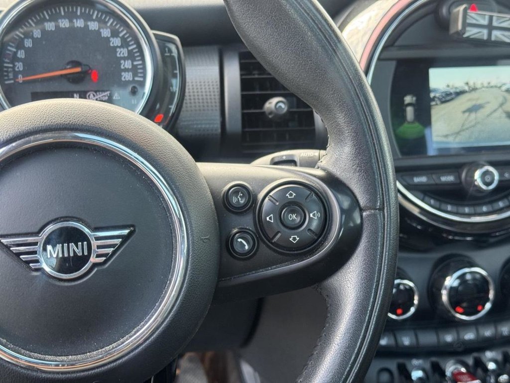 MINI 3 Door Cooper Cuir Toit Panoramique Bas Kilo 2021 à Terrebonne, Québec - 10 - w1024h768px