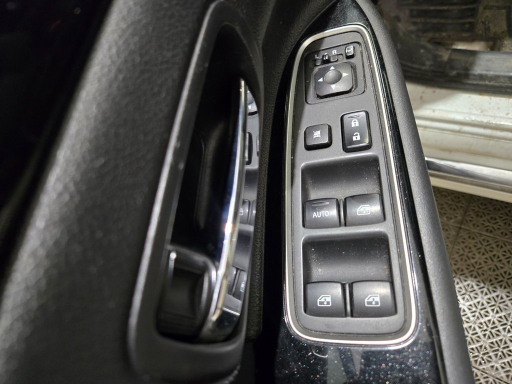2018 Mitsubishi OUTLANDER PHEV SE Cuir Toit Ouvrant AWD in Terrebonne, Quebec - 8 - w1024h768px