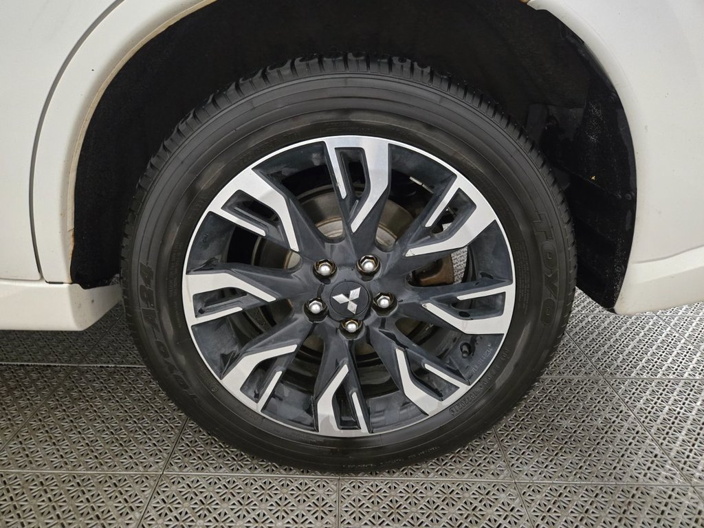 2018 Mitsubishi OUTLANDER PHEV SE Cuir Toit Ouvrant AWD in Terrebonne, Quebec - 23 - w1024h768px