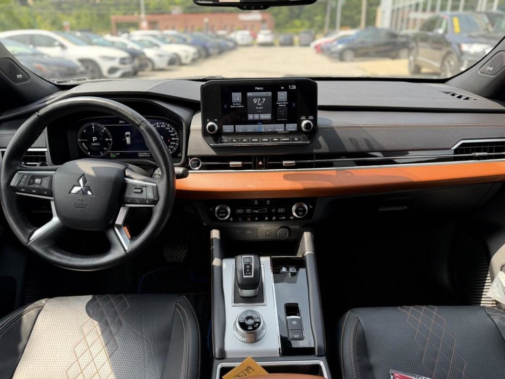2023 Mitsubishi Outlander PHEV GT in Terrebonne, Quebec - 18 - w1024h768px