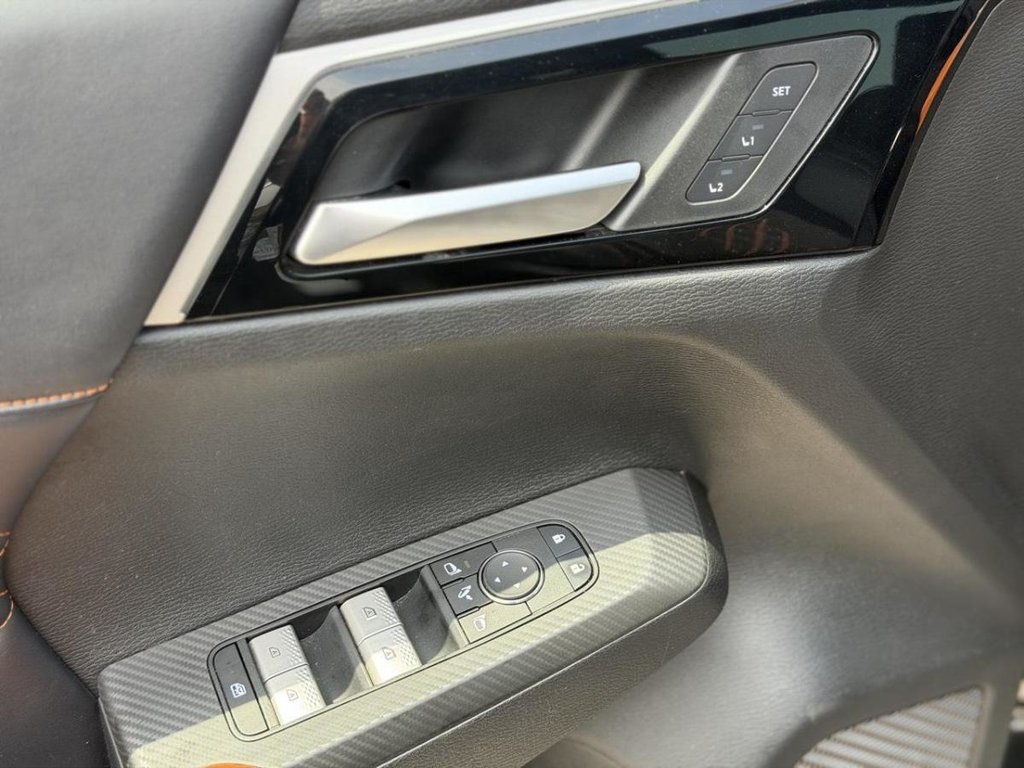2023 Mitsubishi Outlander PHEV GT in Terrebonne, Quebec - 7 - w1024h768px
