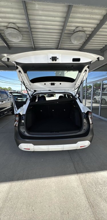 2025 Nissan Kicks SR Premium Cuir Toit Bas Kilo in Terrebonne, Quebec - 15 - w1024h768px