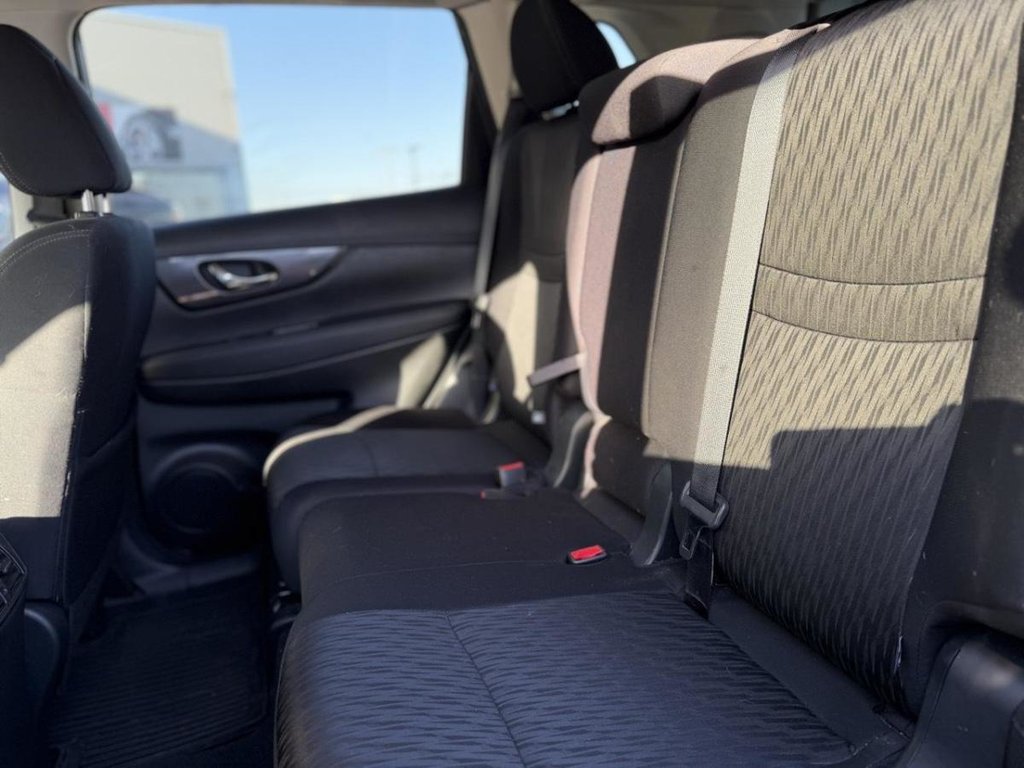 Nissan Rogue SV AWD Bas Kilométrage 2020 à Terrebonne, Québec - 20 - w1024h768px