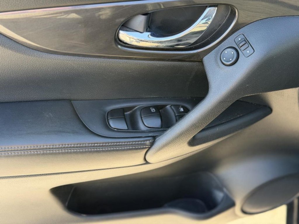 Nissan Rogue SV AWD Bas Kilométrage 2020 à Terrebonne, Québec - 7 - w1024h768px