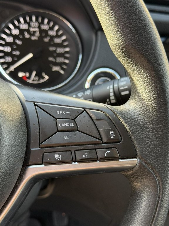 Nissan Rogue SV AWD Bas Kilométrage 2020 à Terrebonne, Québec - 12 - w1024h768px