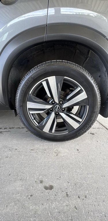 Nissan Rogue Platinum AWD Cuir Toit Panoramique Cuir 2022 à Terrebonne, Québec - 17 - w1024h768px