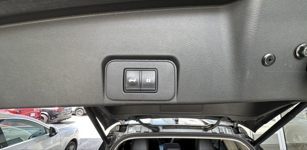 Nissan Rogue Platinum AWD Cuir Toit Panoramique Cuir 2022 à Terrebonne, Québec - 16 - w1024h768px