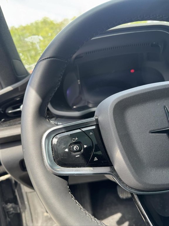 2022 Polestar 2 Long Range Dual Motor AWD in Terrebonne, Quebec - 11 - w1024h768px