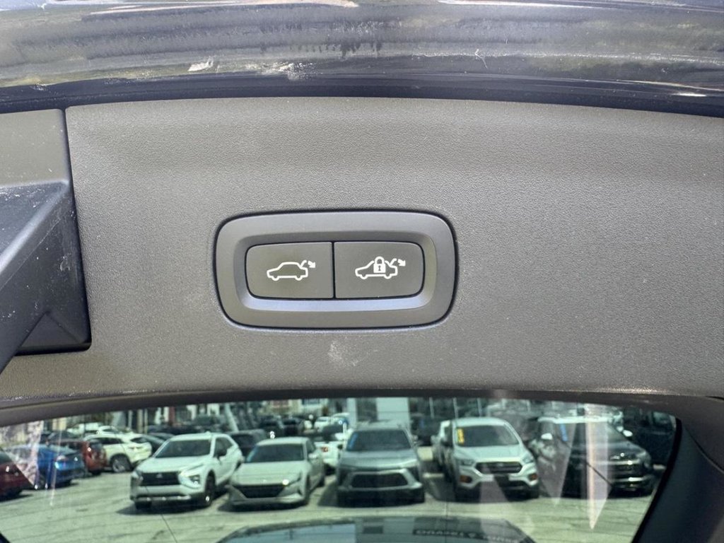 2022 Polestar 2 Long Range Dual Motor AWD in Terrebonne, Quebec - 17 - w1024h768px