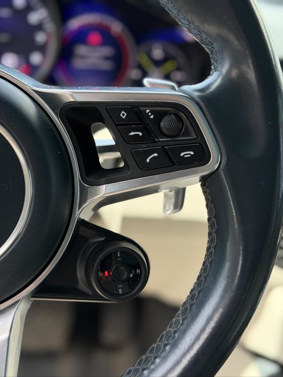 2019 Porsche Cayenne E-Hybrid Toit Panoramique Cuir in Terrebonne, Quebec - 13 - w1024h768px