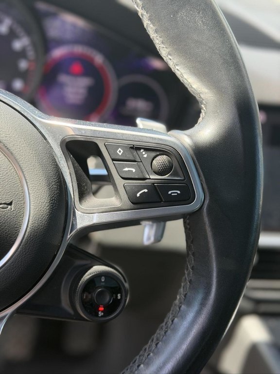 2021 Porsche Cayenne Coupe AWD Cuir Bas Kilométrage in Terrebonne, Quebec - 13 - w1024h768px