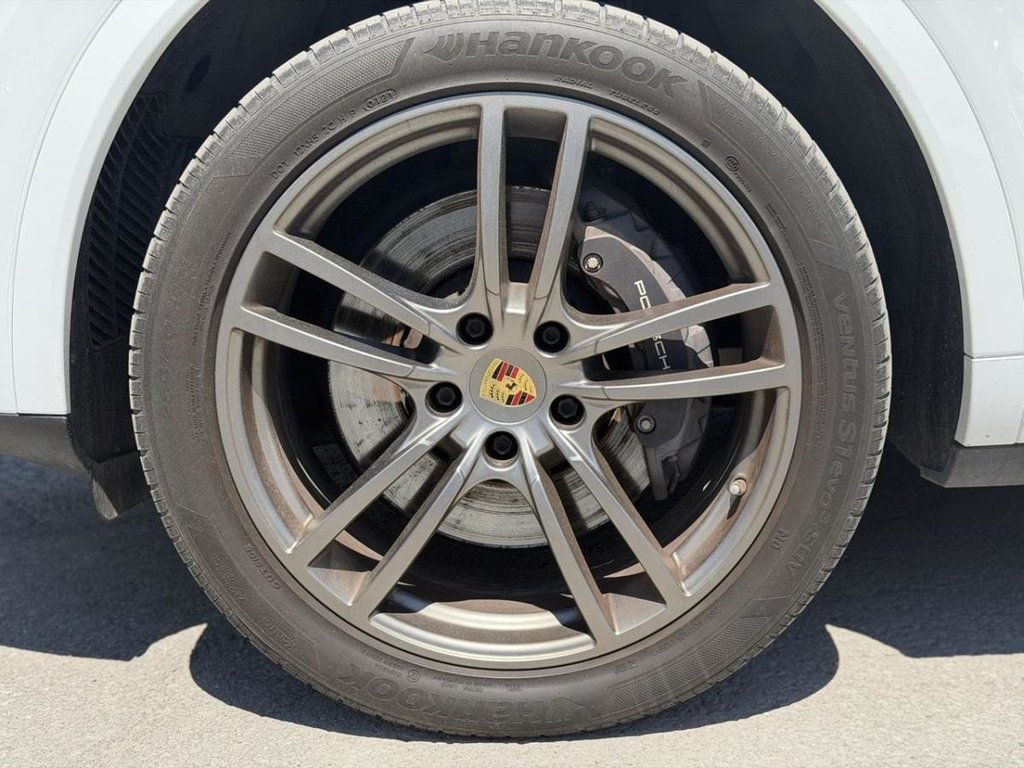 2021 Porsche Cayenne Coupe AWD Cuir Bas Kilométrage in Terrebonne, Quebec - 25 - w1024h768px