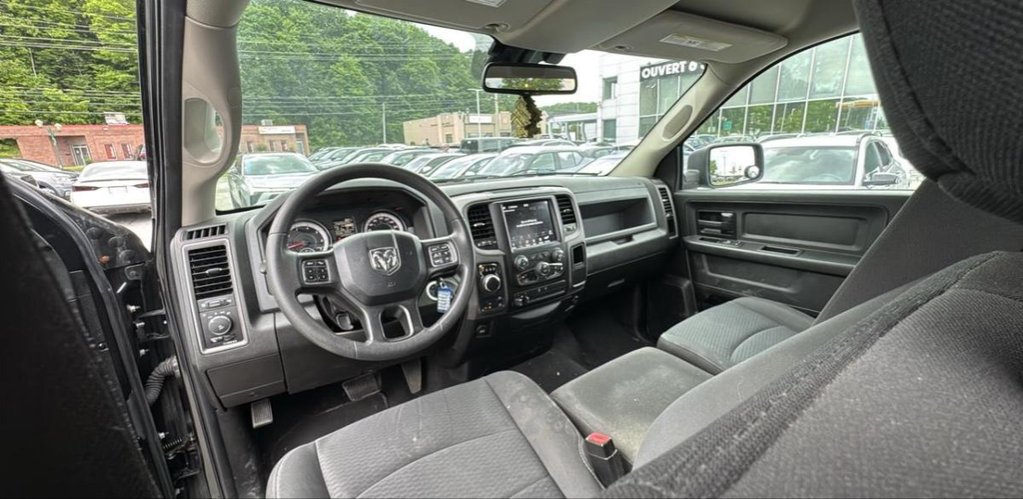 Ram 1500 Classic Express Crew Cab V6 2019 à Terrebonne, Québec - 11 - w1024h768px