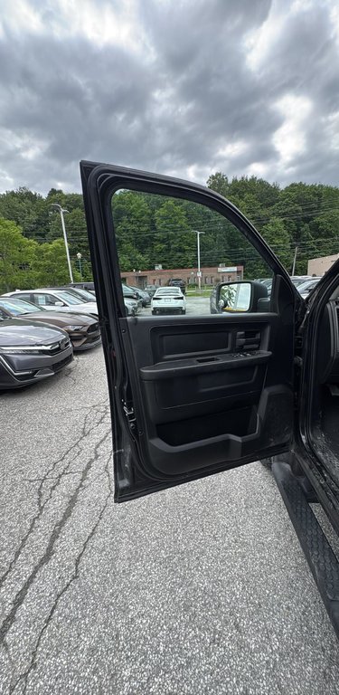 Ram 1500 Classic Express Crew Cab V6 2019 à Terrebonne, Québec - 7 - w1024h768px