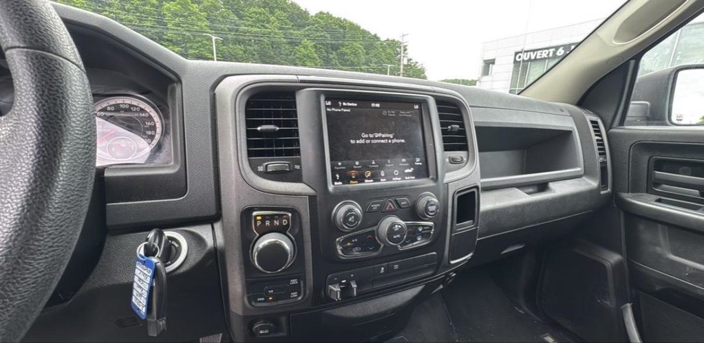 Ram 1500 Classic Express Crew Cab V6 2019 à Terrebonne, Québec - 14 - w1024h768px