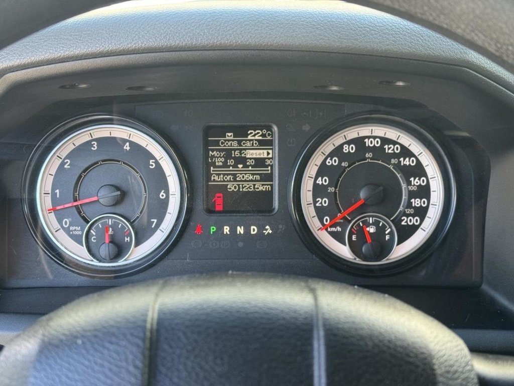 2017 Ram 1500 ST Crew Bas Kilométrage in Terrebonne, Quebec - 14 - w1024h768px