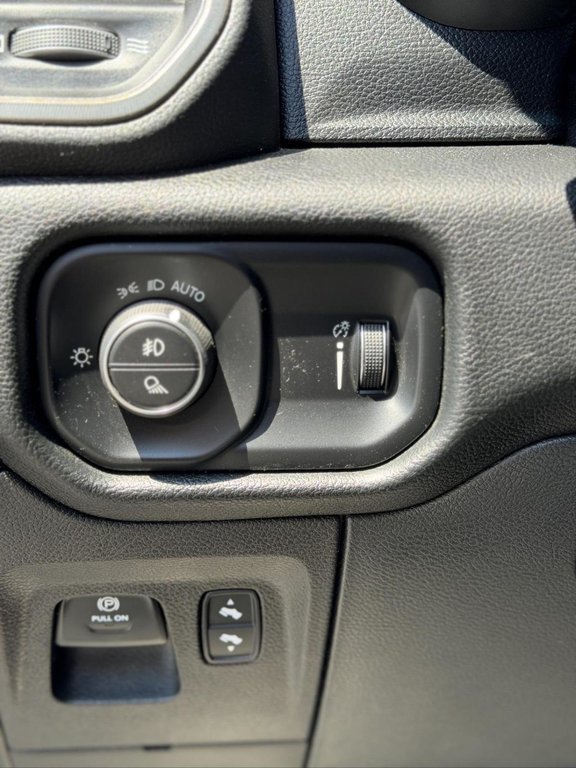 2022 Ram 1500 Sport Écran 12 Pouce Harmon Kardon Crew in Terrebonne, Quebec - 10 - w1024h768px