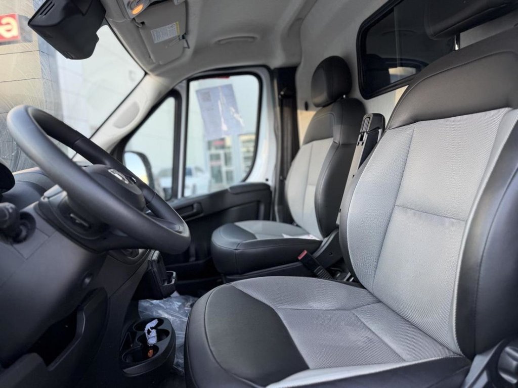 2024 Ram ProMaster 2500 Hi Roof in Terrebonne, Quebec - 8 - w1024h768px