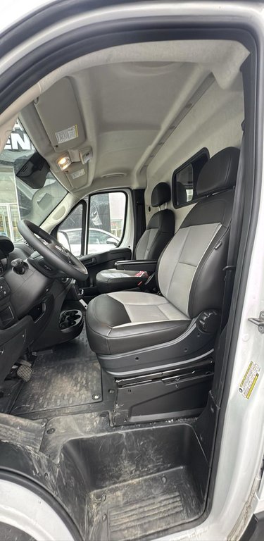 Ram ProMaster 2500 Tradesman 2500 Hi Roof 2025 à Terrebonne, Québec - 8 - w1024h768px