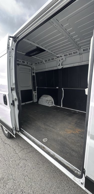 Ram ProMaster 2500 Tradesman 2500 Hi Roof 2025 à Terrebonne, Québec - 9 - w1024h768px