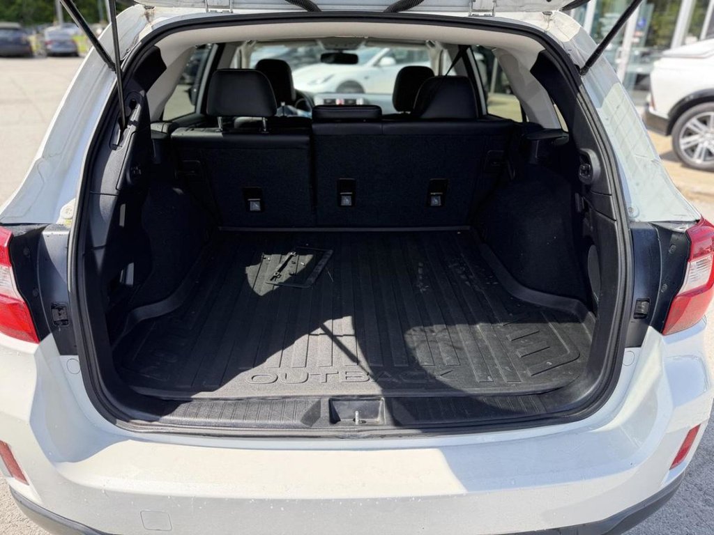 2017 Subaru Outback Limited Cuir Toit Panoramique Bas Kilométrage in Terrebonne, Quebec - 22 - w1024h768px