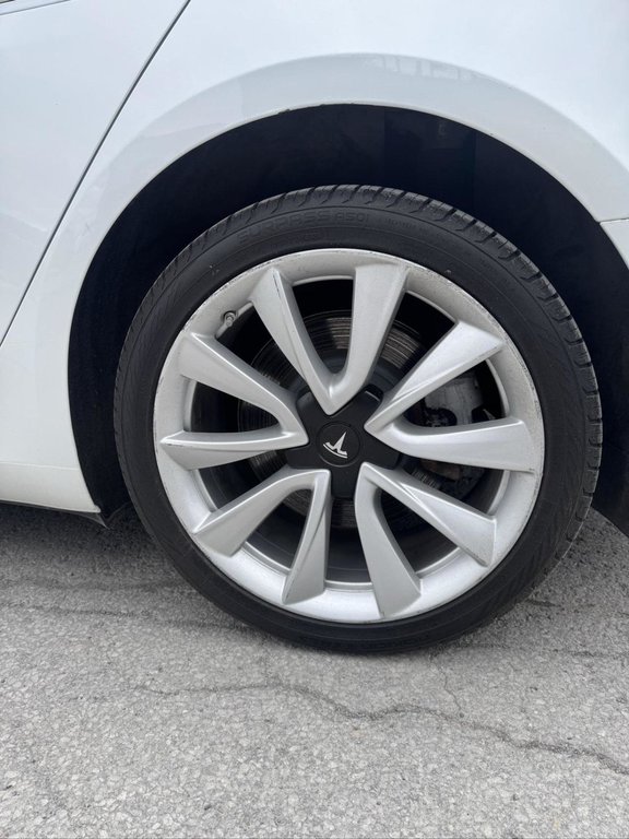 2020 Tesla Model 3 Standard Range Plus Bas Kilométrage in Terrebonne, Quebec - 15 - w1024h768px