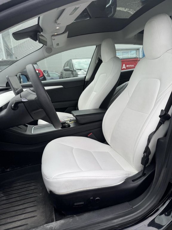 2021 Tesla Model 3 Cuir Blanc Toit Vitré in Terrebonne, Quebec - 8 - w1024h768px