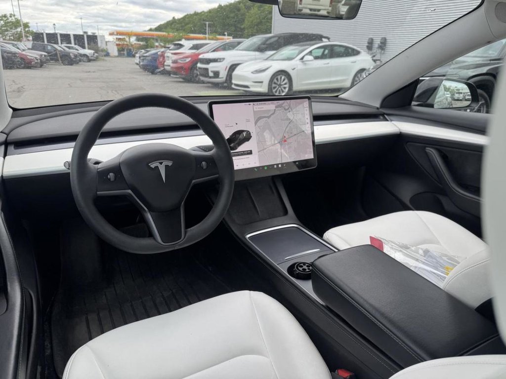 2021 Tesla Model 3 Cuir Blanc Toit Vitré in Terrebonne, Quebec - 10 - w1024h768px