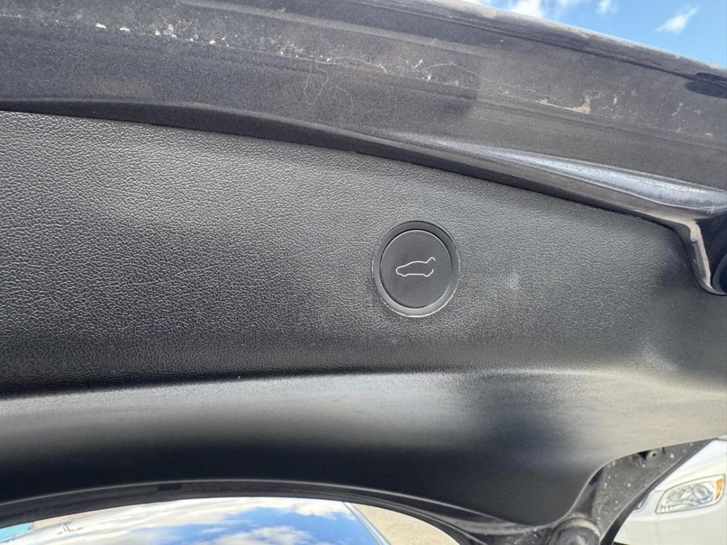 Tesla Model 3 Standard Range Plus 2023 à Terrebonne, Québec - 16 - w1024h768px