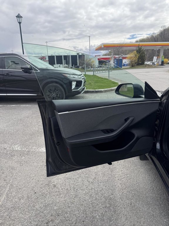 Tesla Model 3 RWD *Ltd Avail* 2024 à Terrebonne, Québec - 7 - w1024h768px