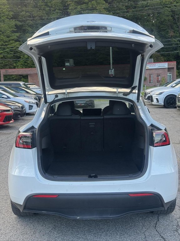2020 Tesla Model Y Long Range in Terrebonne, Quebec - 13 - w1024h768px