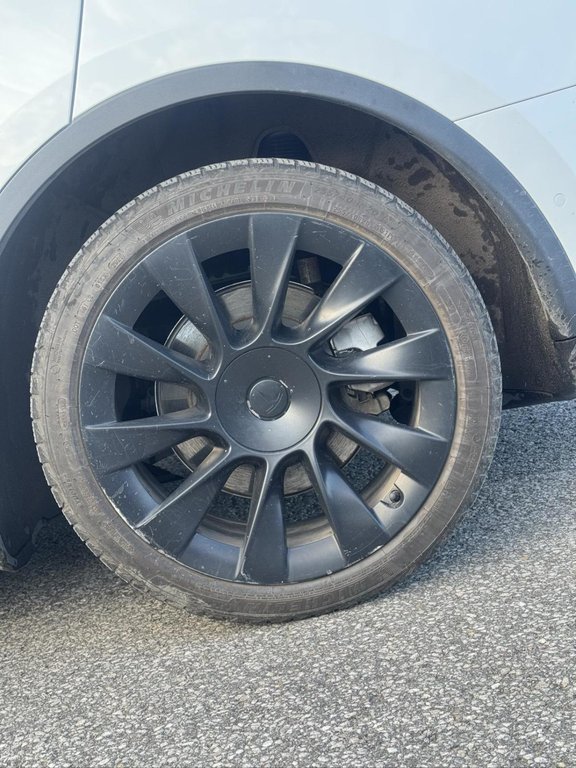 2020 Tesla Model Y Long Range in Terrebonne, Quebec - 14 - w1024h768px