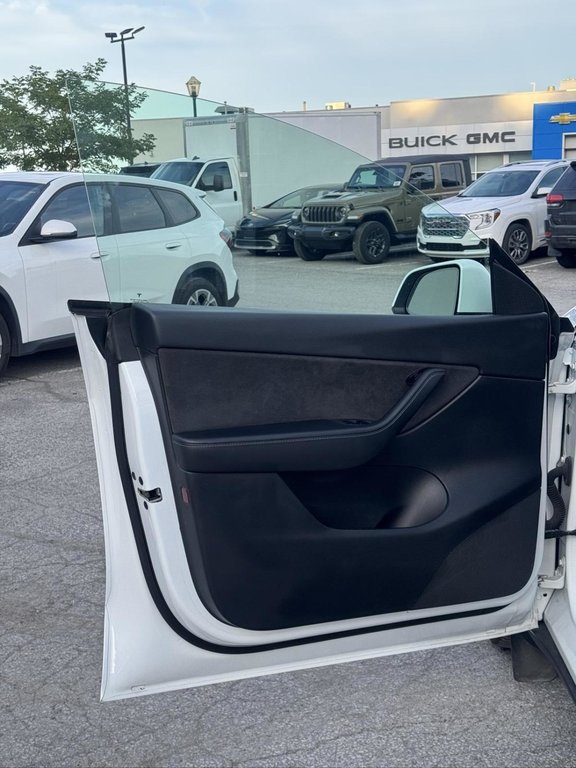 2021 Tesla Model Y Performance AWD Bas Kilométrage in Terrebonne, Quebec - 7 - w1024h768px