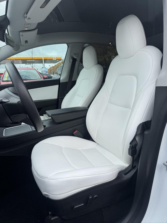 Tesla Model Y Performance AWD Intérieur Blanc 2021 à Terrebonne, Québec - 8 - w1024h768px