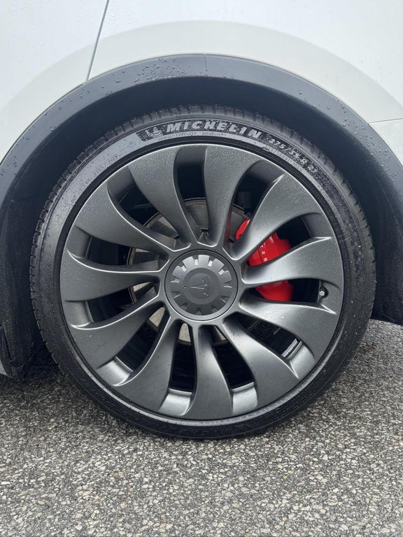 Tesla Model Y Performance AWD Intérieur Blanc 2021 à Terrebonne, Québec - 14 - w1024h768px