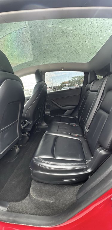 2022 Tesla Model Y Long Range AWD Cuir 7 Passagers in Terrebonne, Quebec - 9 - w1024h768px