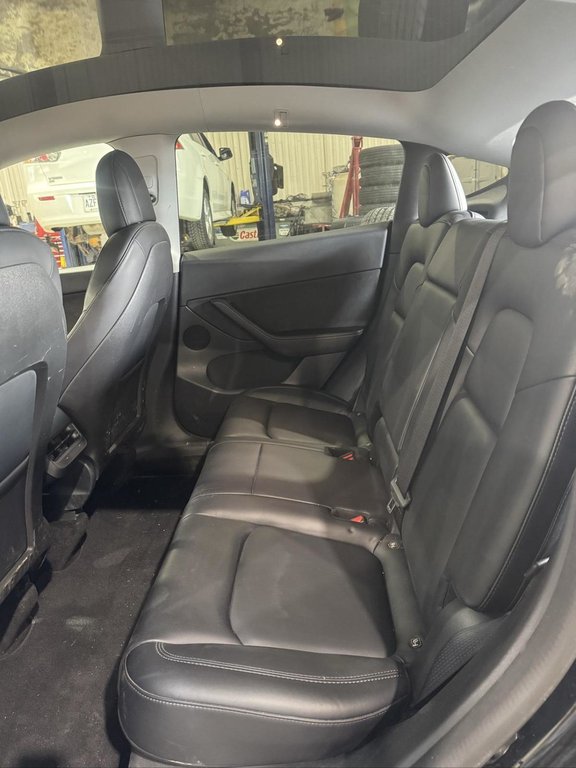 2022 Tesla Model Y Long Range AWD Cuir in Terrebonne, Quebec - 9 - w1024h768px