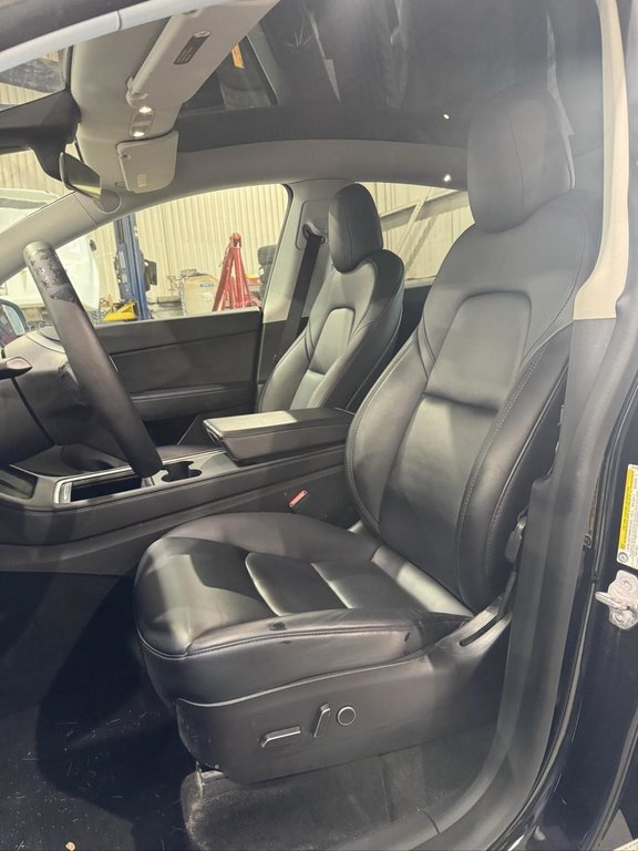 2022 Tesla Model Y Long Range AWD Cuir in Terrebonne, Quebec - 8 - w1024h768px