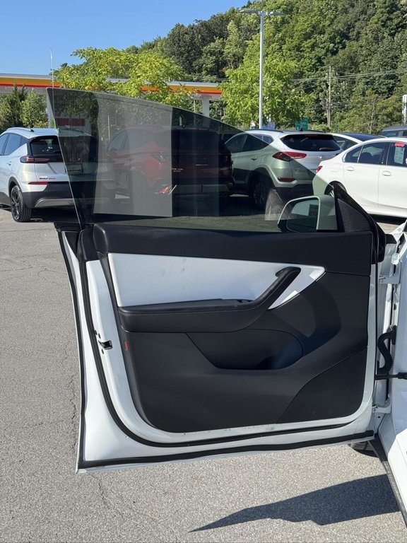 2022 Tesla Model Y Performance in Terrebonne, Quebec - 7 - w1024h768px