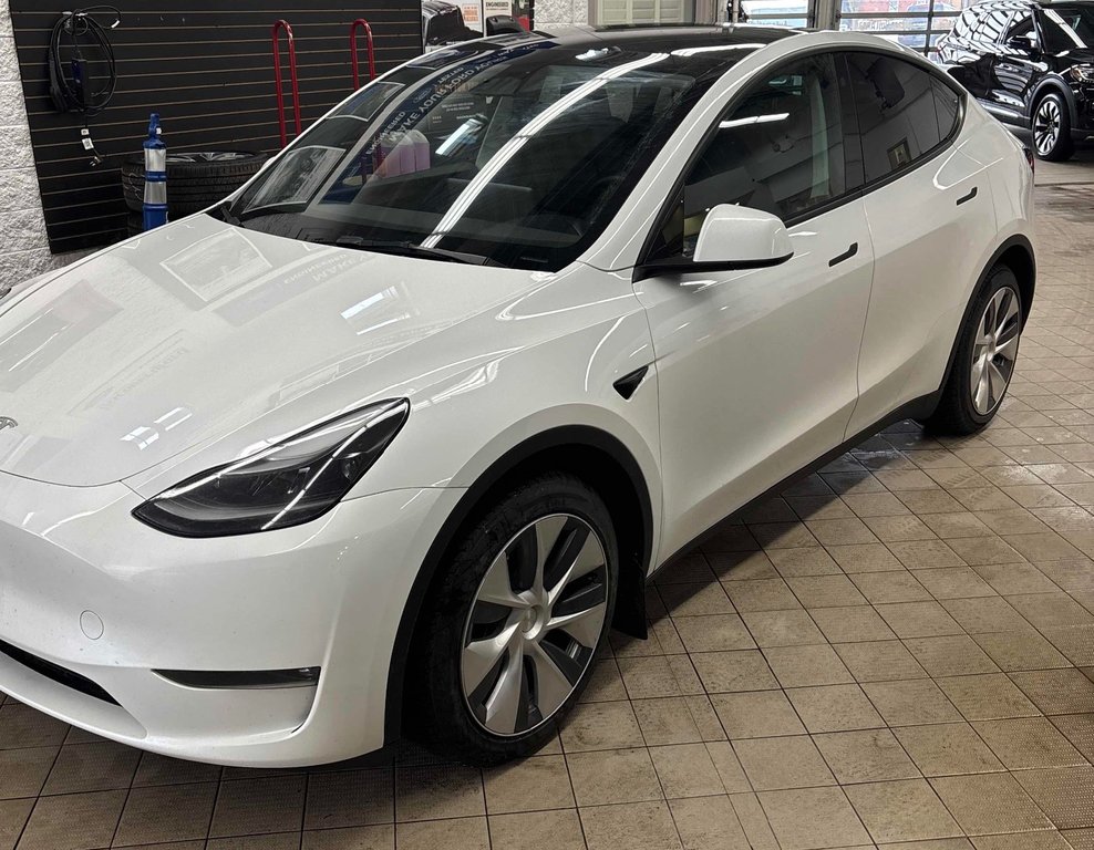 2023 Tesla Model Y Long Range AWD Toit Panoramique in Terrebonne, Quebec - 1 - w1024h768px