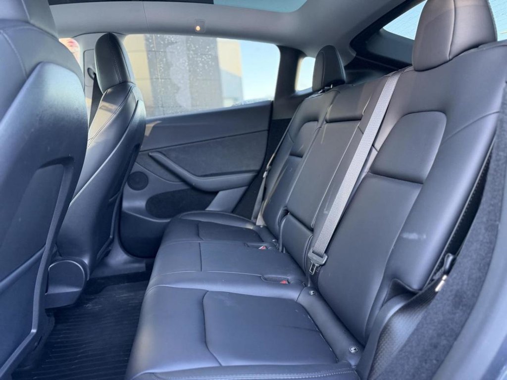 Tesla Model Y Long Range AWD Cuir 2023 à Terrebonne, Québec - 18 - w1024h768px