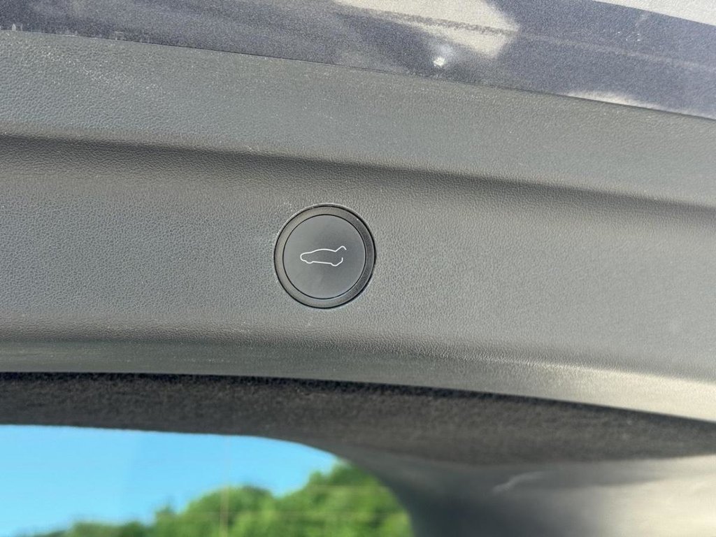 2023 Tesla Model Y Standard Range Plus in Terrebonne, Quebec - 14 - w1024h768px