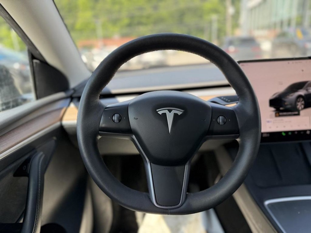 2024 Tesla Model Y Long Range AWD Cuir in Terrebonne, Quebec - 14 - w1024h768px