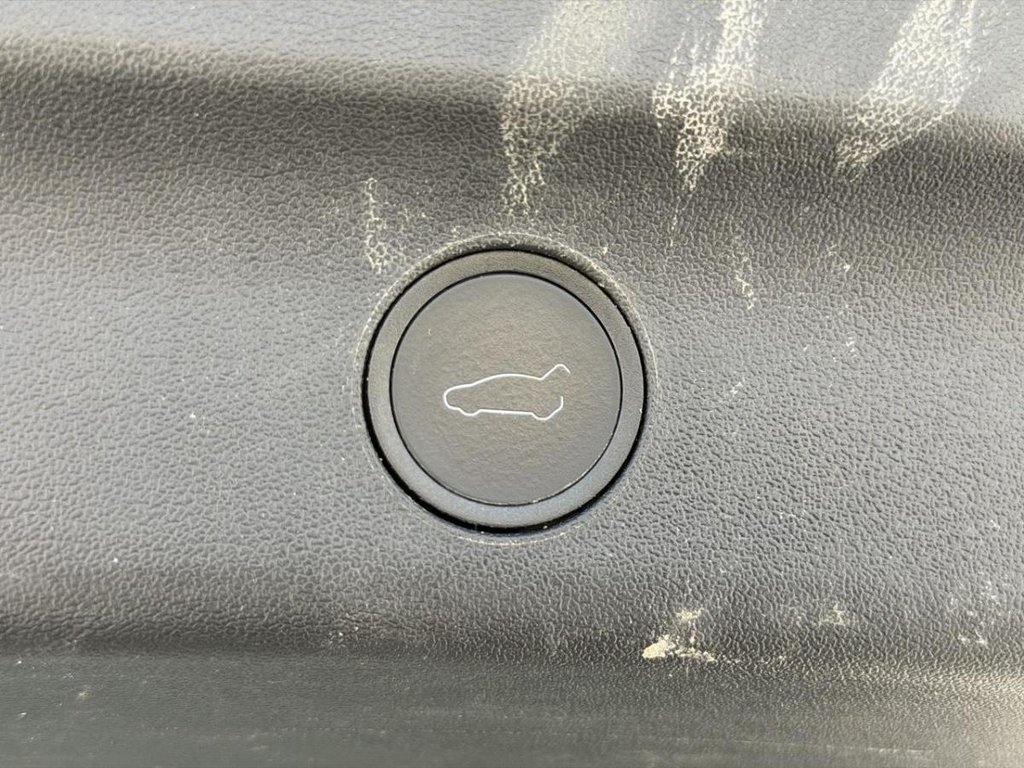 2024 Tesla Model Y Performance AWD Cuir in Terrebonne, Quebec - 20 - w1024h768px