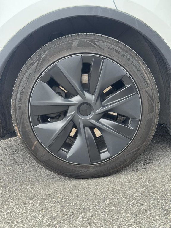 2024 Tesla Model Y Cuir Toit Vitré Bas Kilométrage in Terrebonne, Quebec - 13 - w1024h768px