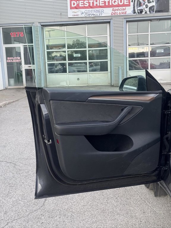 Tesla Model Y Long Range 2024 à Terrebonne, Québec - 7 - w1024h768px
