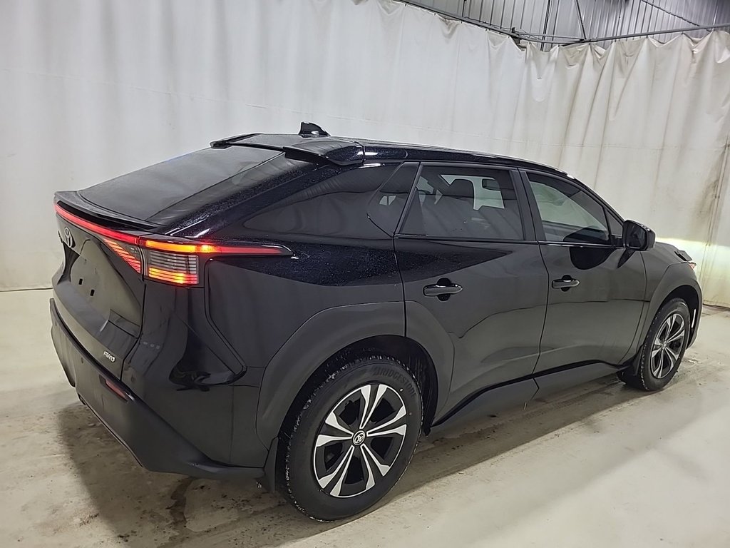 2023 Toyota bZ4X XLE AWD Toit Ouvrant in Terrebonne, Quebec - 2 - w1024h768px