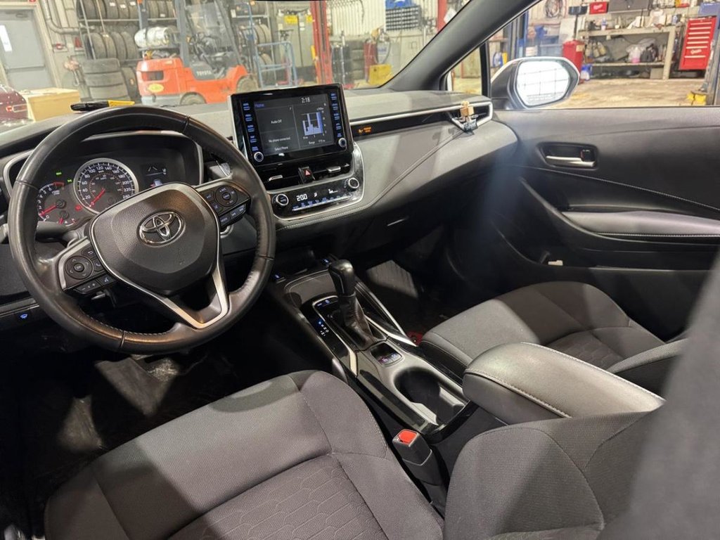 2022 Toyota Corolla Hatchback SE in Terrebonne, Quebec - 9 - w1024h768px