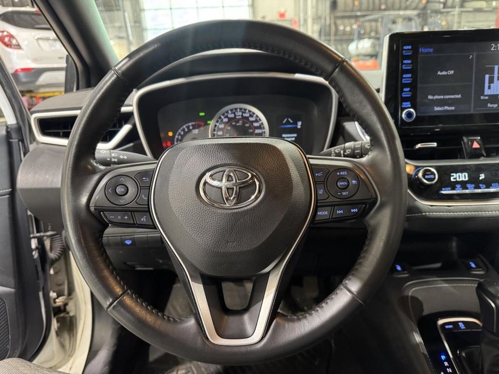 2022 Toyota Corolla Hatchback SE in Terrebonne, Quebec - 10 - w1024h768px